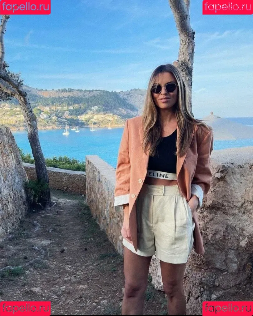 Laura Wontorra / LauraWontorra / laura_wontorra / laurachesnok Onlyfans Photo Gallery 