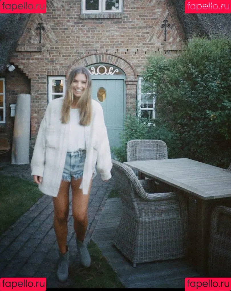 Laura Wontorra / LauraWontorra / laura_wontorra / laurachesnok Onlyfans Photo Gallery 