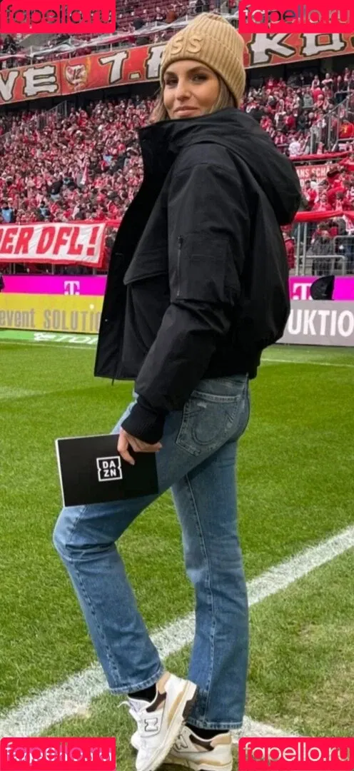 Laura Wontorra / LauraWontorra / laura_wontorra / laurachesnok Onlyfans Photo Gallery 