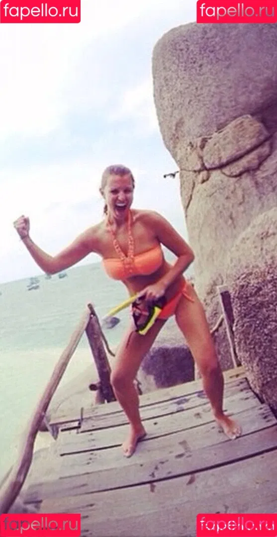 Laura Wontorra / LauraWontorra / laura_wontorra / laurachesnok Onlyfans Photo Gallery 