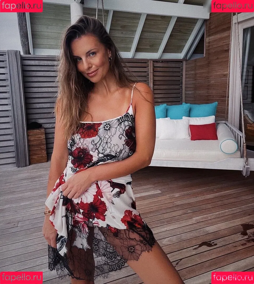 Laura Wontorra / LauraWontorra / laura_wontorra / laurachesnok Onlyfans Photo Gallery 