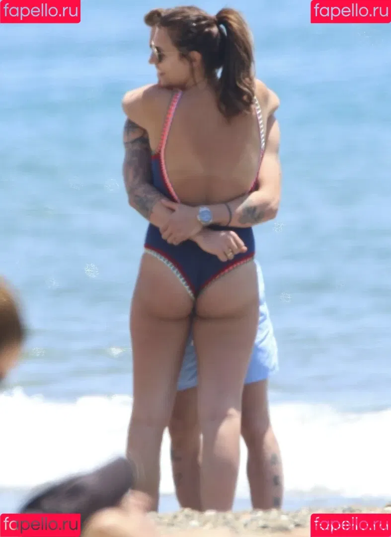 Laura Wontorra / LauraWontorra / laura_wontorra / laurachesnok Onlyfans Photo Gallery 