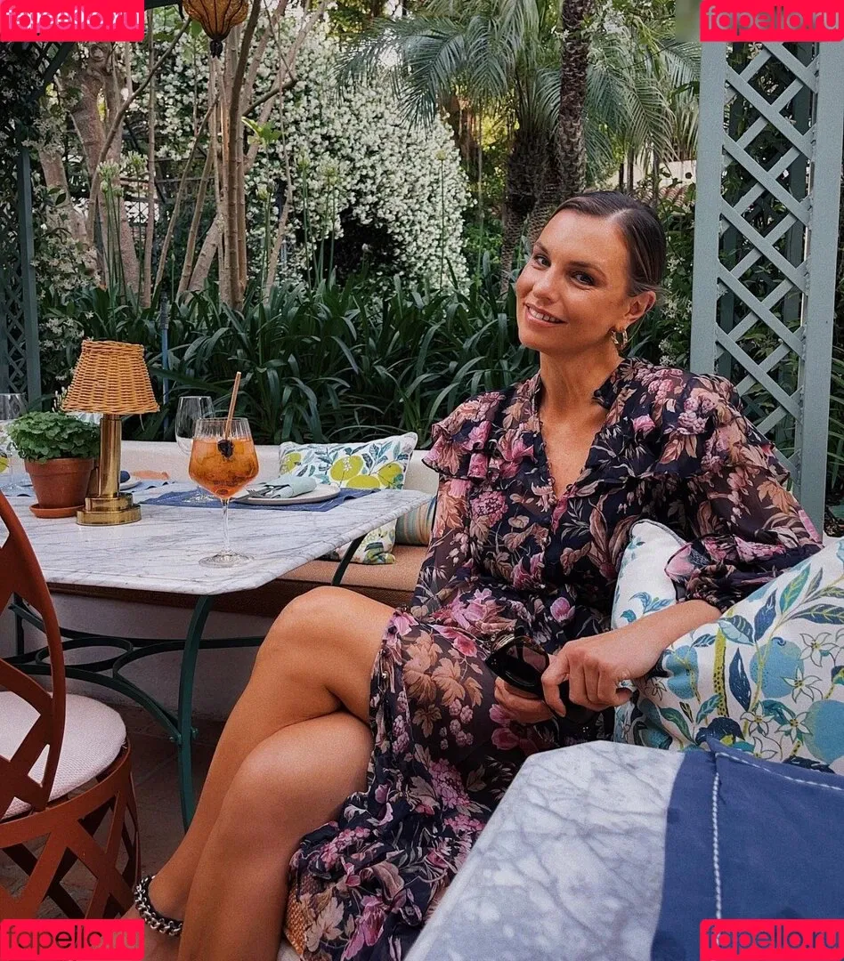 Laura Wontorra / LauraWontorra / laura_wontorra / laurachesnok Onlyfans Photo Gallery 