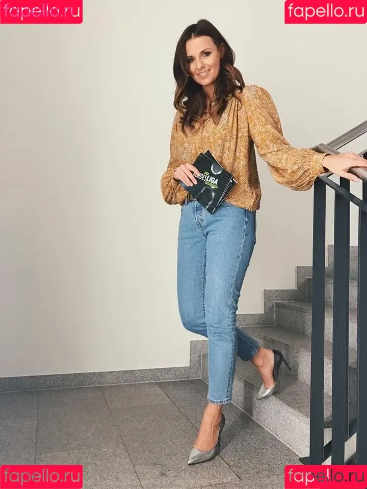 Laura Wontorra / LauraWontorra / laura_wontorra / laurachesnok Onlyfans Photo Gallery 