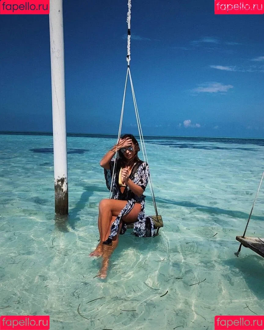 Laura Wontorra / LauraWontorra / laura_wontorra / laurachesnok Onlyfans Photo Gallery 