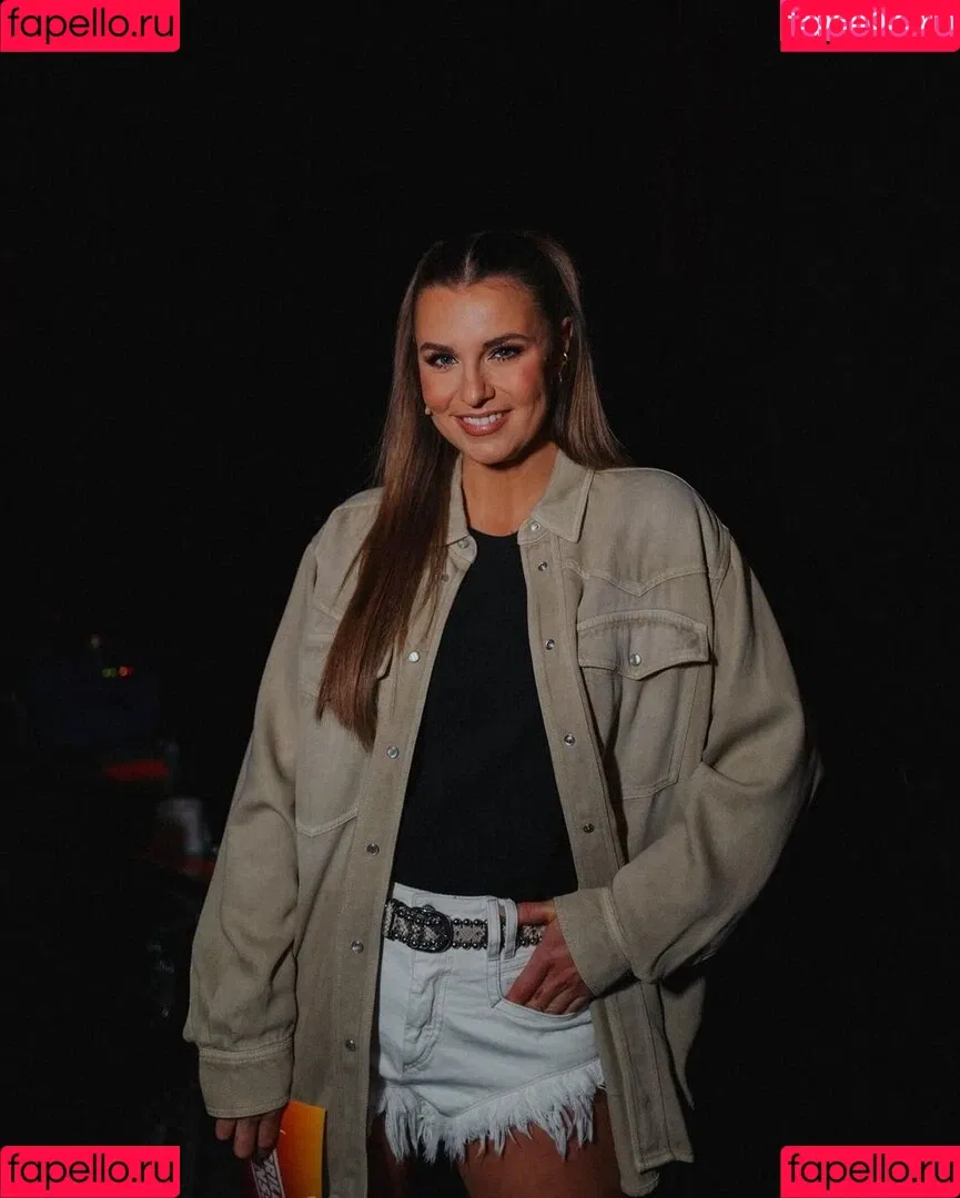 Laura Wontorra / LauraWontorra / laura_wontorra / laurachesnok Onlyfans Photo Gallery 