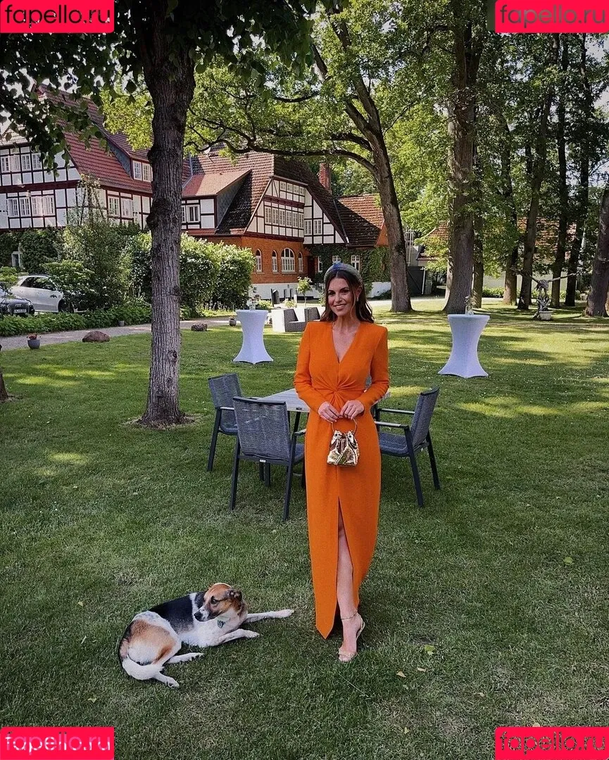 Laura Wontorra / LauraWontorra / laura_wontorra / laurachesnok Onlyfans Photo Gallery 