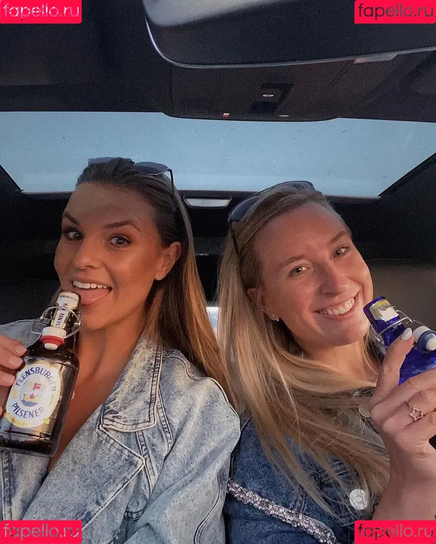 Laura Wontorra / LauraWontorra / laura_wontorra / laurachesnok Onlyfans Photo Gallery 