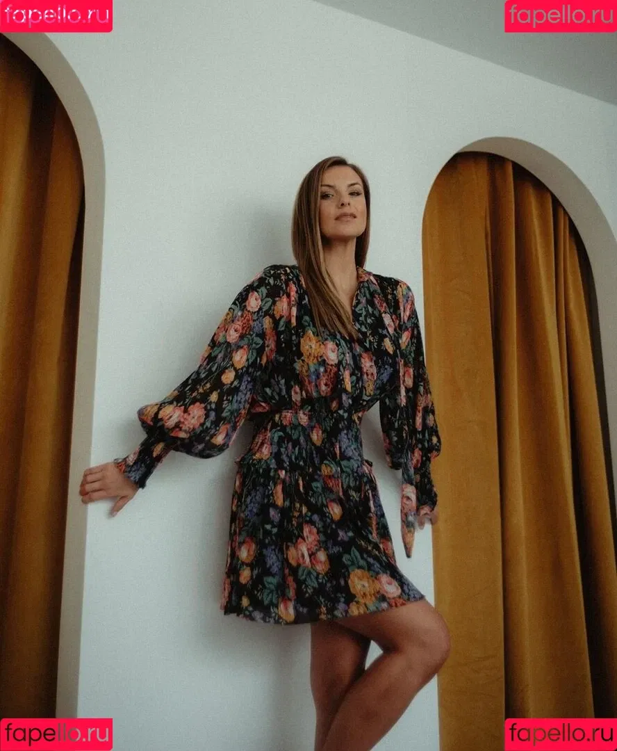 Laura Wontorra / LauraWontorra / laura_wontorra / laurachesnok Onlyfans Photo Gallery 