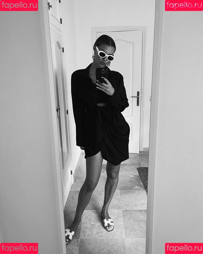 Laura Wontorra / LauraWontorra / laura_wontorra / laurachesnok Onlyfans Photo Gallery 