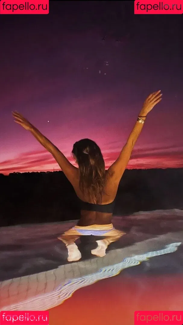 Laura Wontorra / LauraWontorra / laura_wontorra / laurachesnok Onlyfans Photo Gallery 