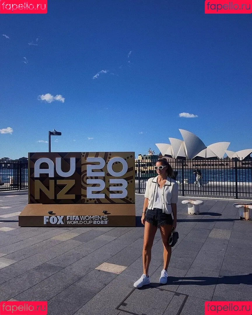 Laura Wontorra / LauraWontorra / laura_wontorra / laurachesnok Onlyfans Photo Gallery 