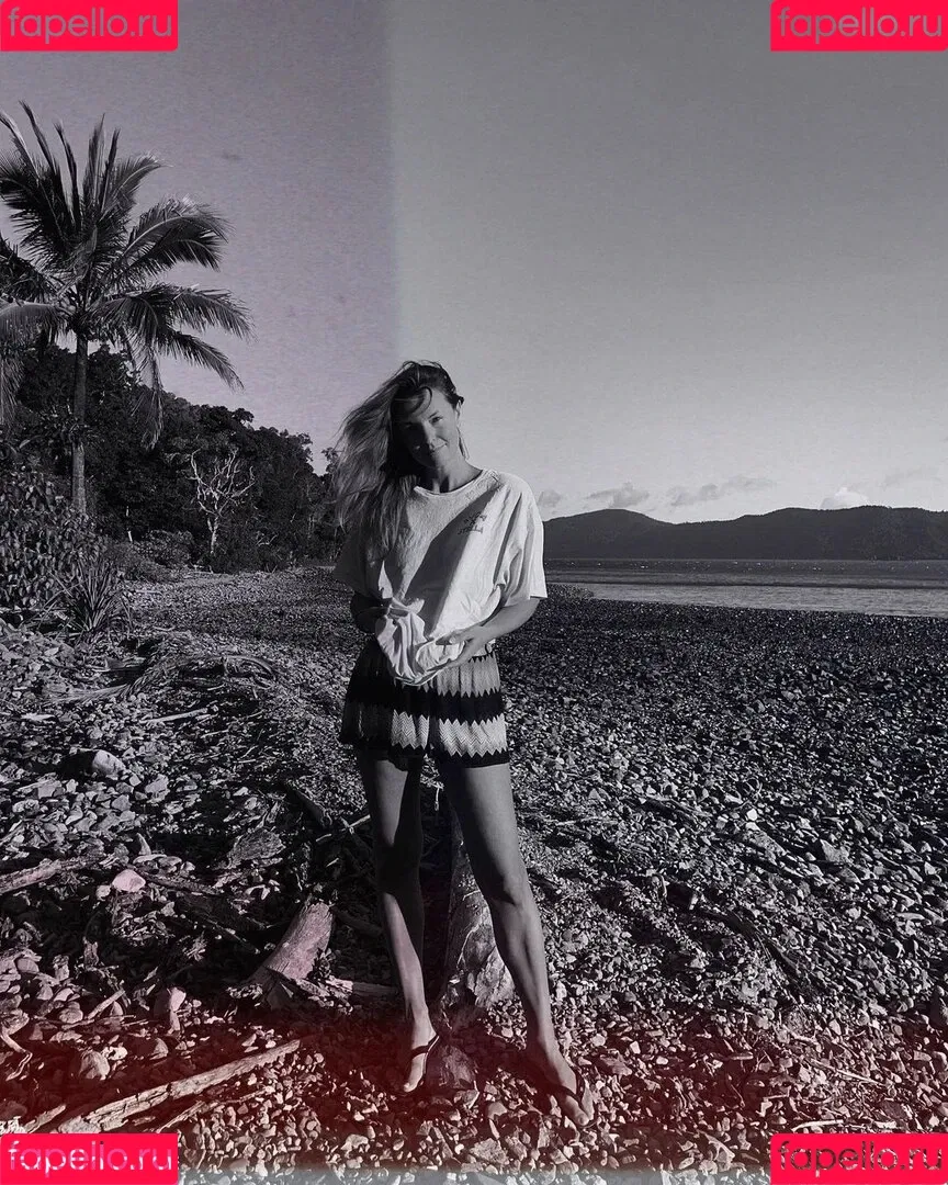 Laura Wontorra / LauraWontorra / laura_wontorra / laurachesnok Onlyfans Photo Gallery 