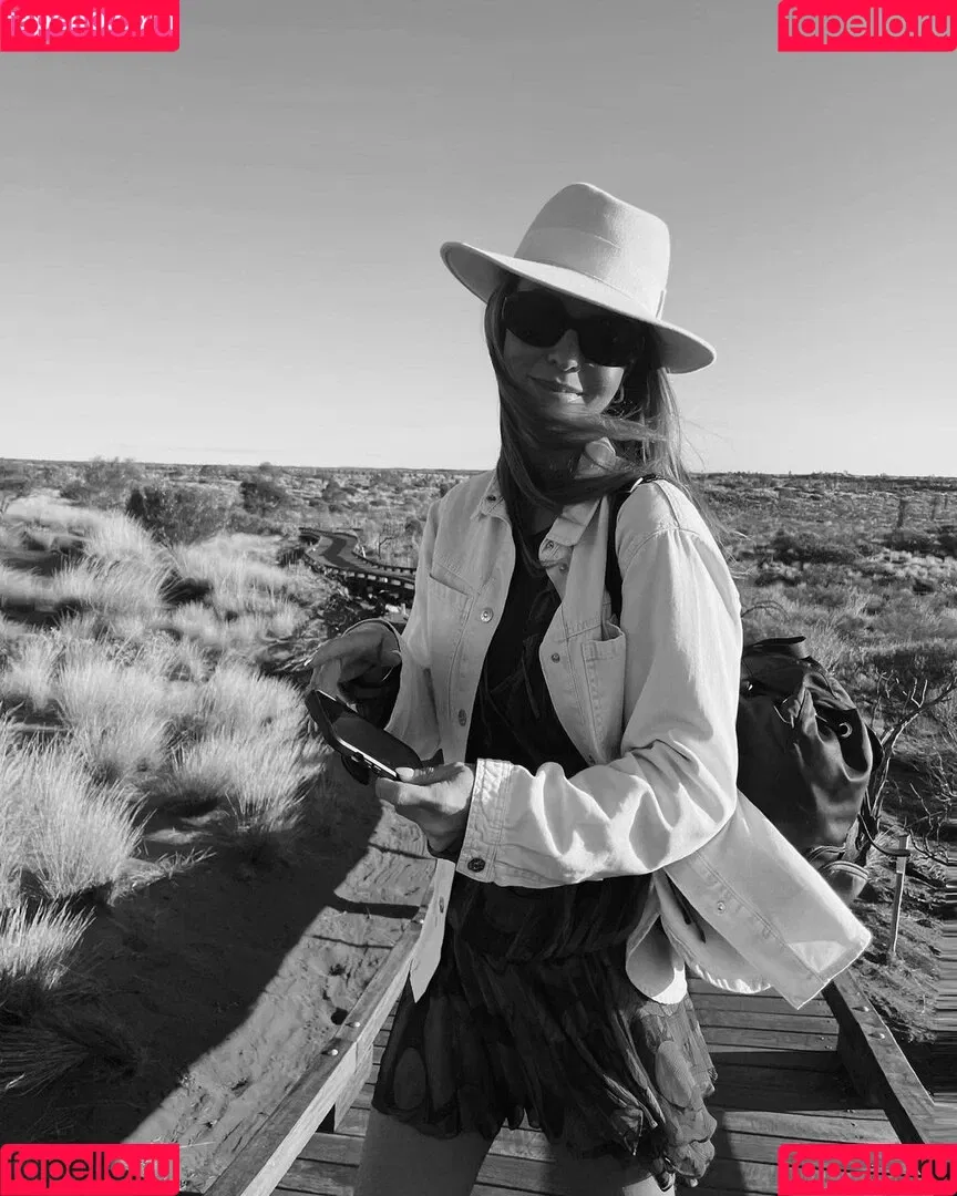 Laura Wontorra / LauraWontorra / laura_wontorra / laurachesnok Onlyfans Photo Gallery 