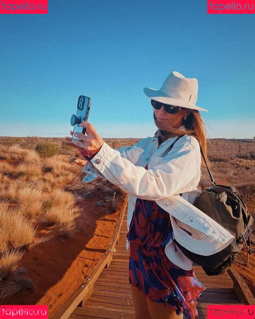 Laura Wontorra / LauraWontorra / laura_wontorra / laurachesnok Onlyfans Photo Gallery 