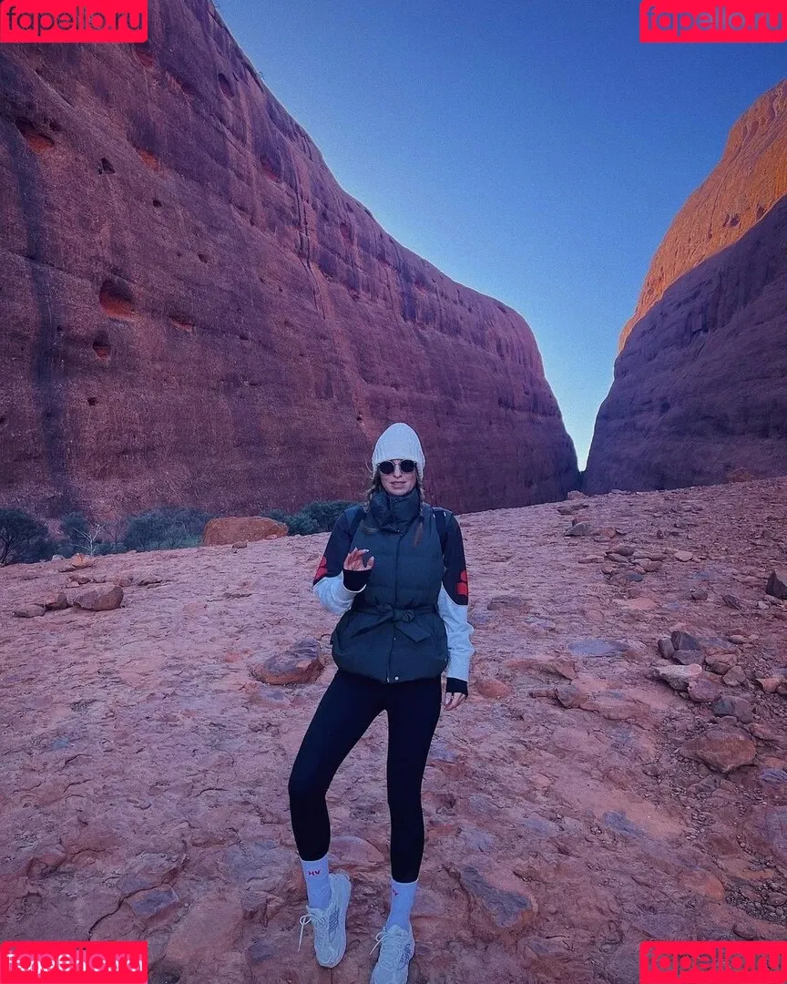 Laura Wontorra / LauraWontorra / laura_wontorra / laurachesnok Onlyfans Photo Gallery 