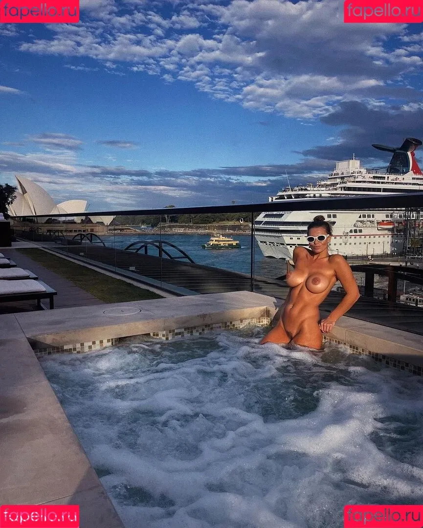 Laura Wontorra / LauraWontorra / laura_wontorra / laurachesnok Onlyfans Photo Gallery 