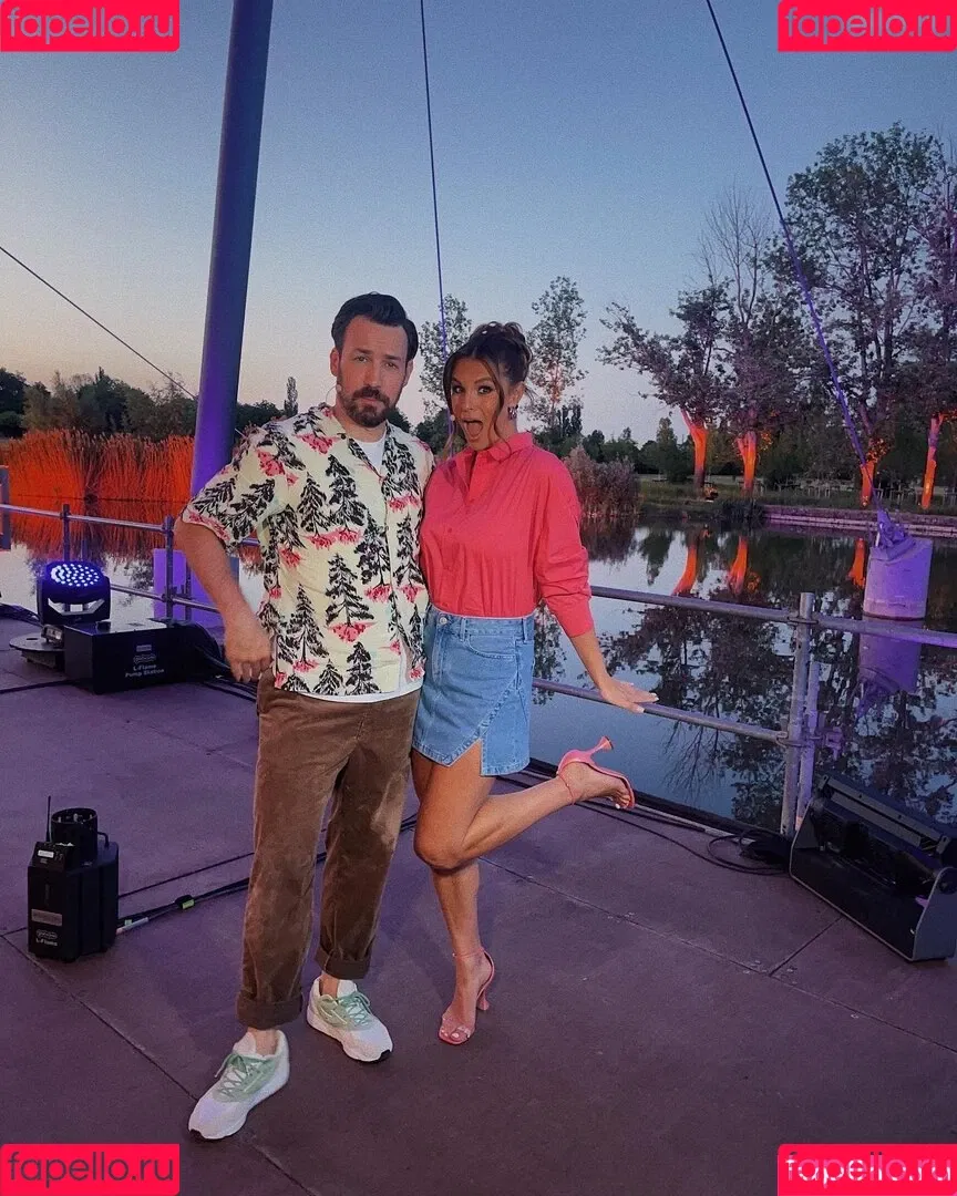 Laura Wontorra / LauraWontorra / laura_wontorra / laurachesnok Onlyfans Photo Gallery 