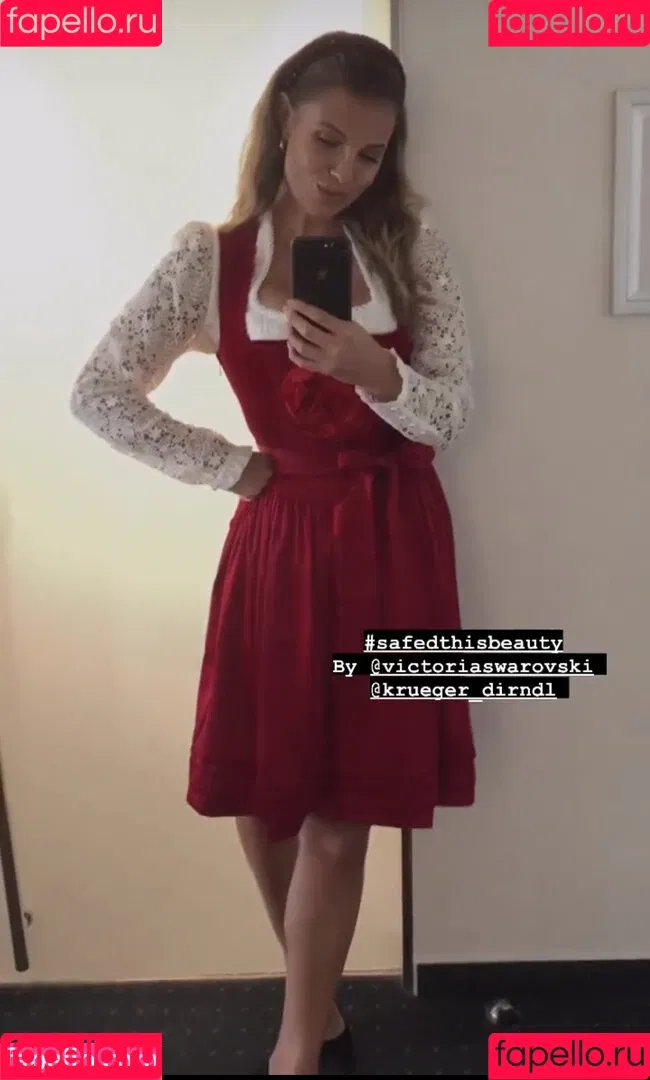 Laura Wontorra / LauraWontorra / laura_wontorra / laurachesnok Onlyfans Photo Gallery 