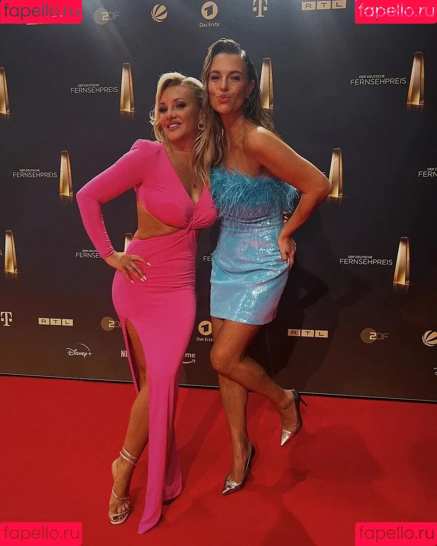 Laura Wontorra / LauraWontorra / laura_wontorra / laurachesnok Onlyfans Photo Gallery 