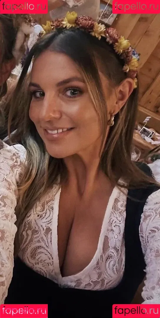 Laura Wontorra / LauraWontorra / laura_wontorra / laurachesnok Onlyfans Photo Gallery 