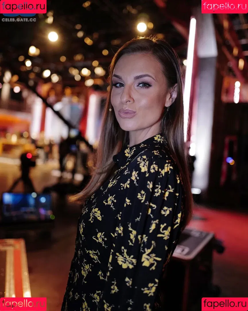 Laura Wontorra / LauraWontorra / laura_wontorra / laurachesnok Onlyfans Photo Gallery 