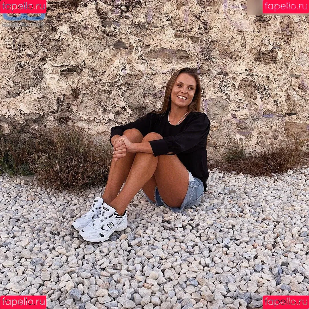 Laura Wontorra / LauraWontorra / laura_wontorra / laurachesnok Onlyfans Photo Gallery 