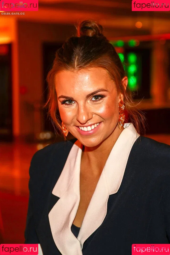 Laura Wontorra / LauraWontorra / laura_wontorra / laurachesnok Onlyfans Photo Gallery 