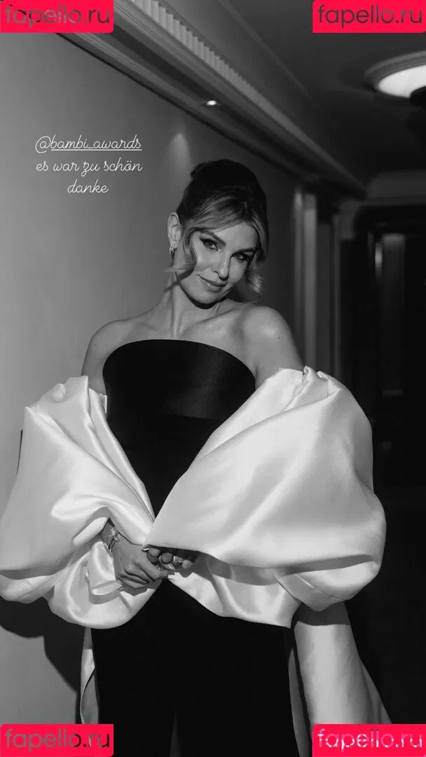 Laura Wontorra / LauraWontorra / laura_wontorra / laurachesnok Onlyfans Photo Gallery 