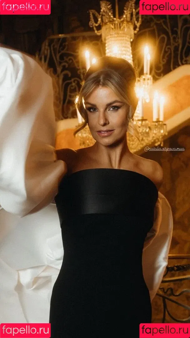 Laura Wontorra / LauraWontorra / laura_wontorra / laurachesnok Onlyfans Photo Gallery 