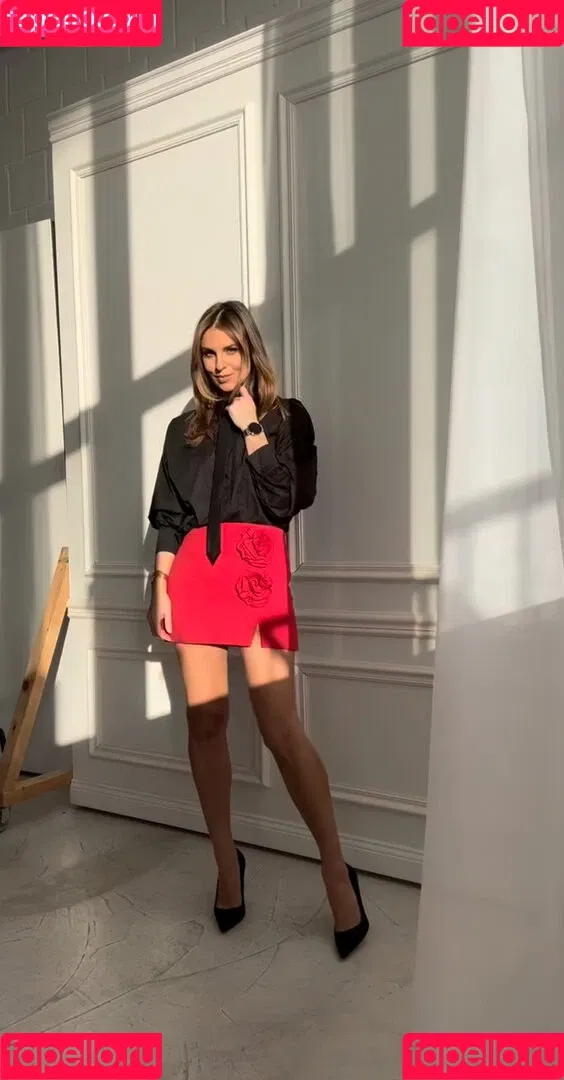 Laura Wontorra / LauraWontorra / laura_wontorra / laurachesnok Onlyfans Photo Gallery 