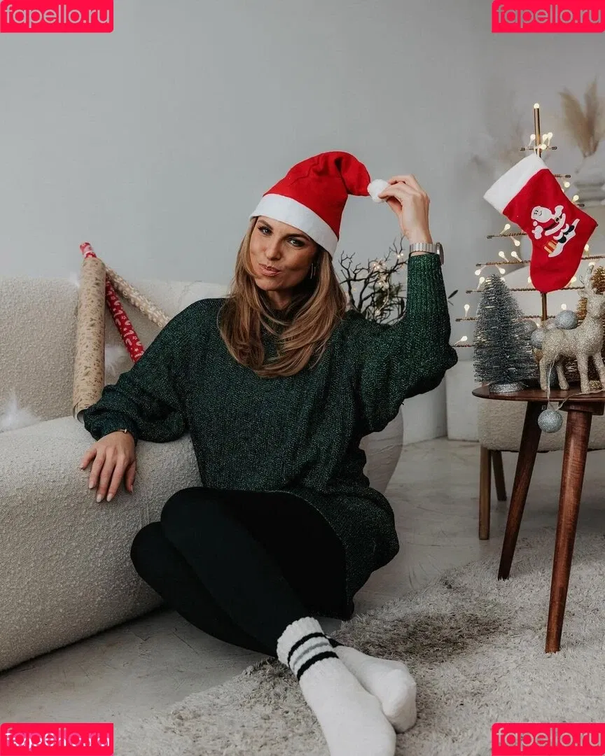 Laura Wontorra / LauraWontorra / laura_wontorra / laurachesnok Onlyfans Photo Gallery 