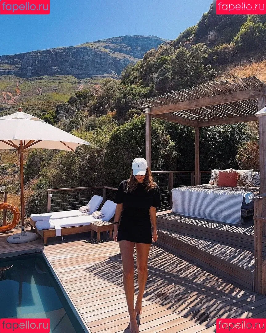 Laura Wontorra / LauraWontorra / laura_wontorra / laurachesnok Onlyfans Photo Gallery 