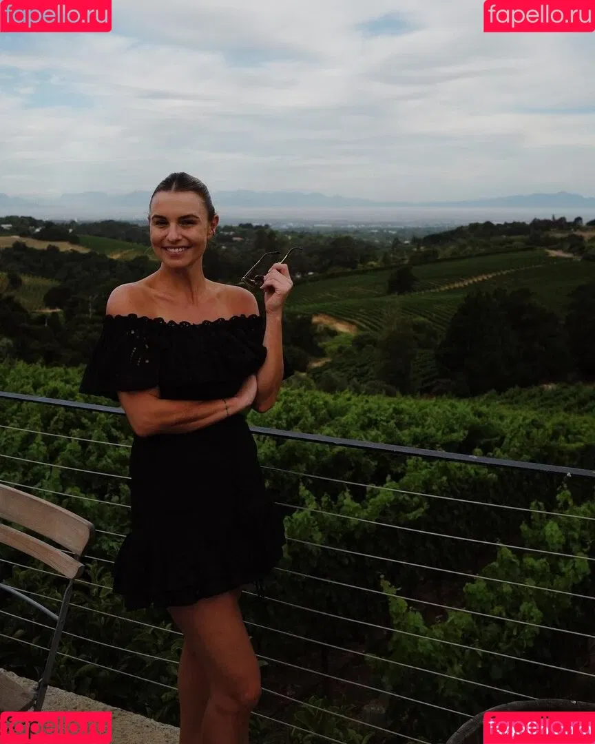 Laura Wontorra / LauraWontorra / laura_wontorra / laurachesnok Onlyfans Photo Gallery 