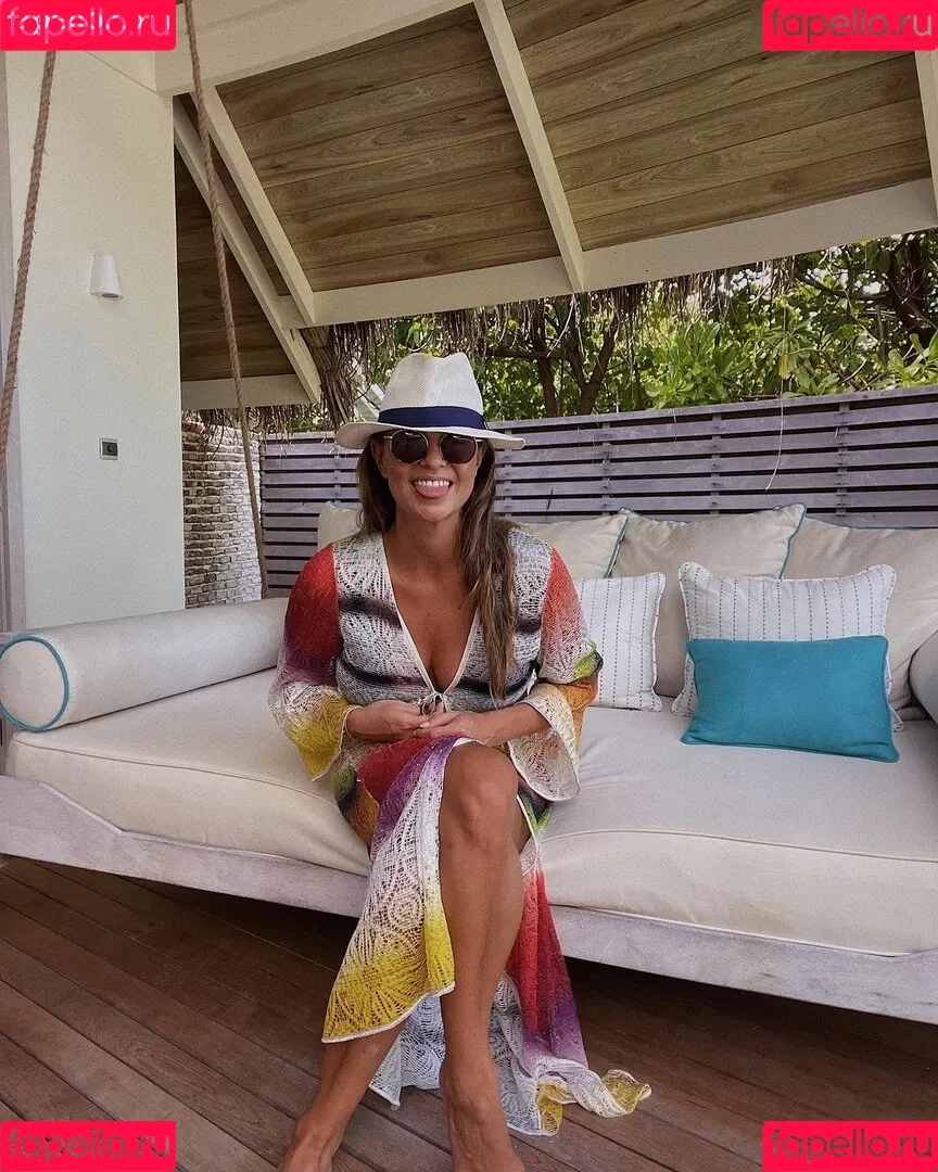 Laura Wontorra / LauraWontorra / laura_wontorra / laurachesnok Onlyfans Photo Gallery 