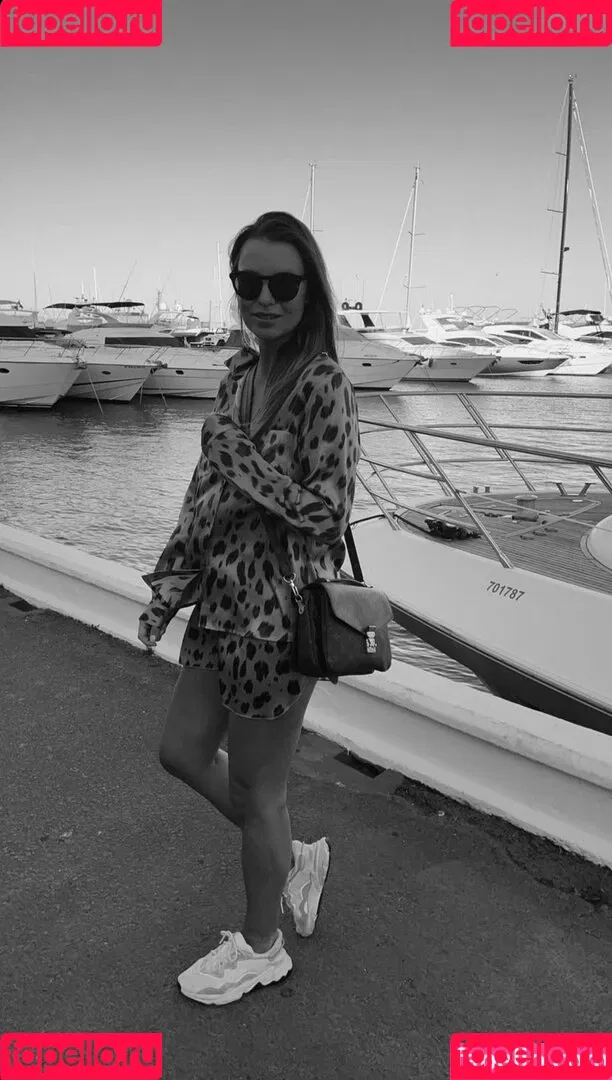 Laura Wontorra / LauraWontorra / laura_wontorra / laurachesnok Onlyfans Photo Gallery 