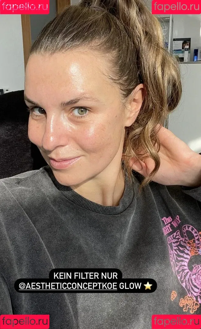 Laura Wontorra / LauraWontorra / laura_wontorra / laurachesnok Onlyfans Photo Gallery 