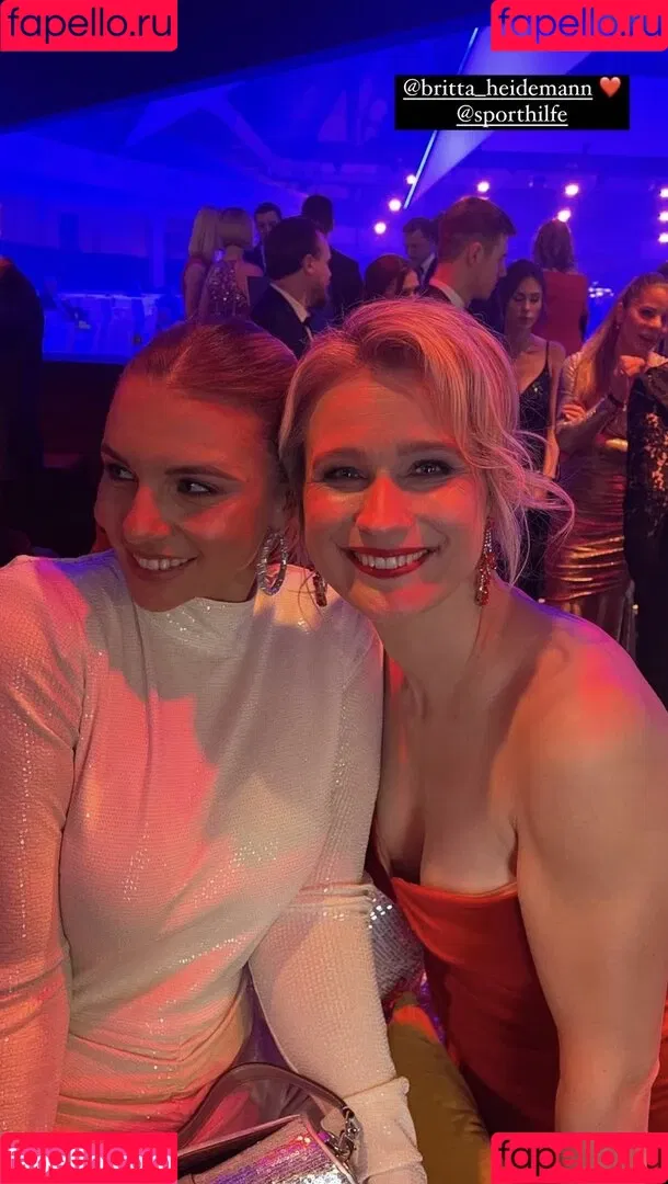 Laura Wontorra / LauraWontorra / laura_wontorra / laurachesnok Onlyfans Photo Gallery 