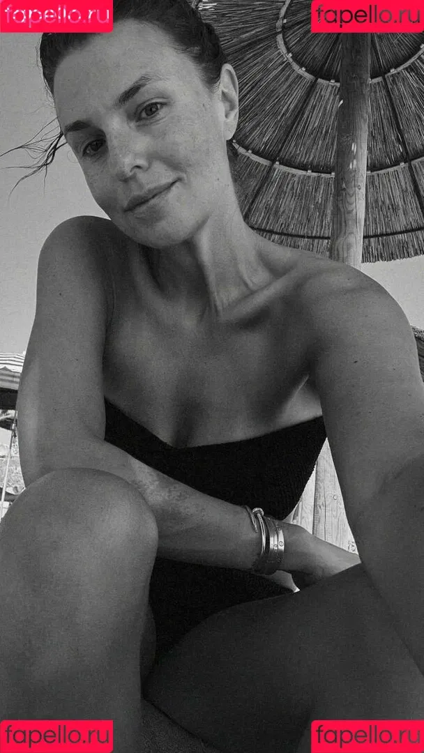 Laura Wontorra / LauraWontorra / laura_wontorra / laurachesnok Onlyfans Photo Gallery 