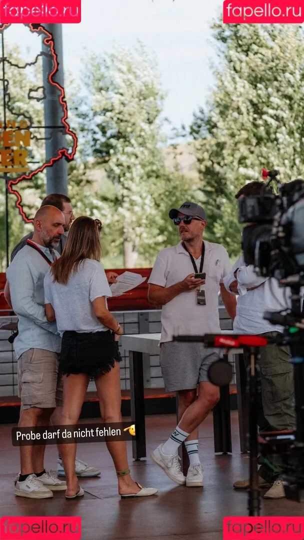 Laura Wontorra / LauraWontorra / laura_wontorra / laurachesnok Onlyfans Photo Gallery 