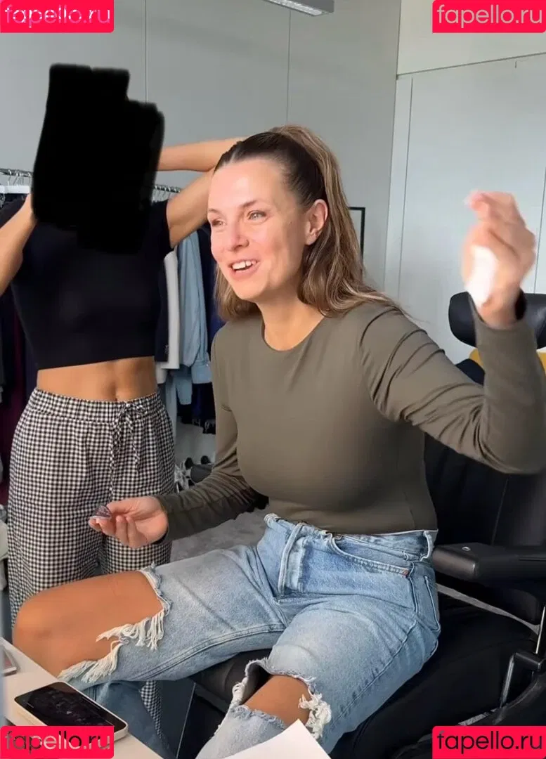 Laura Wontorra / LauraWontorra / laura_wontorra / laurachesnok Onlyfans Photo Gallery 