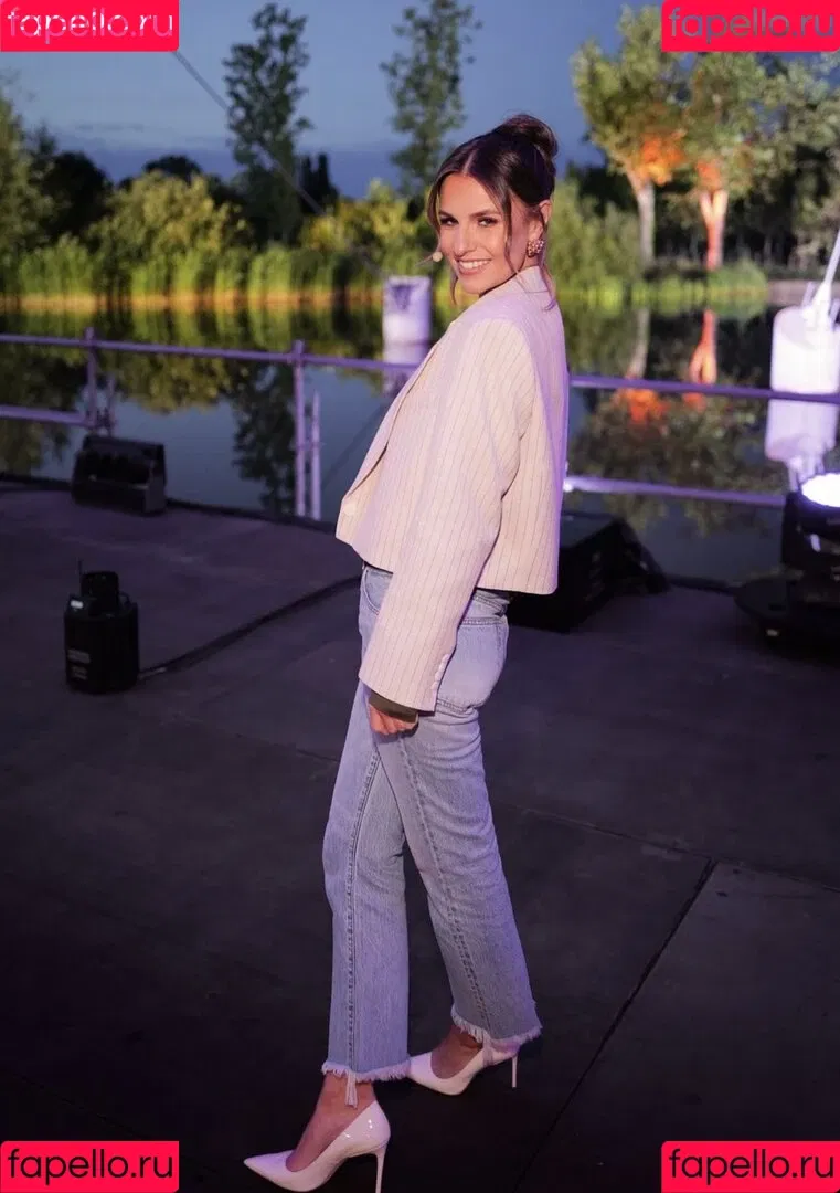 Laura Wontorra / LauraWontorra / laura_wontorra / laurachesnok Onlyfans Photo Gallery 