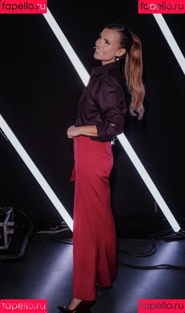 Laura Wontorra / LauraWontorra / laura_wontorra / laurachesnok Onlyfans Photo Gallery 