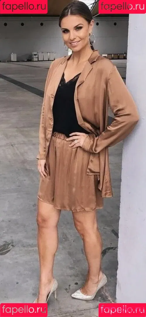 Laura Wontorra / LauraWontorra / laura_wontorra / laurachesnok Onlyfans Photo Gallery 