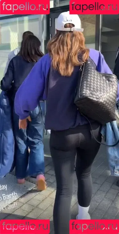 Laura Wontorra / LauraWontorra / laura_wontorra / laurachesnok Onlyfans Photo Gallery 