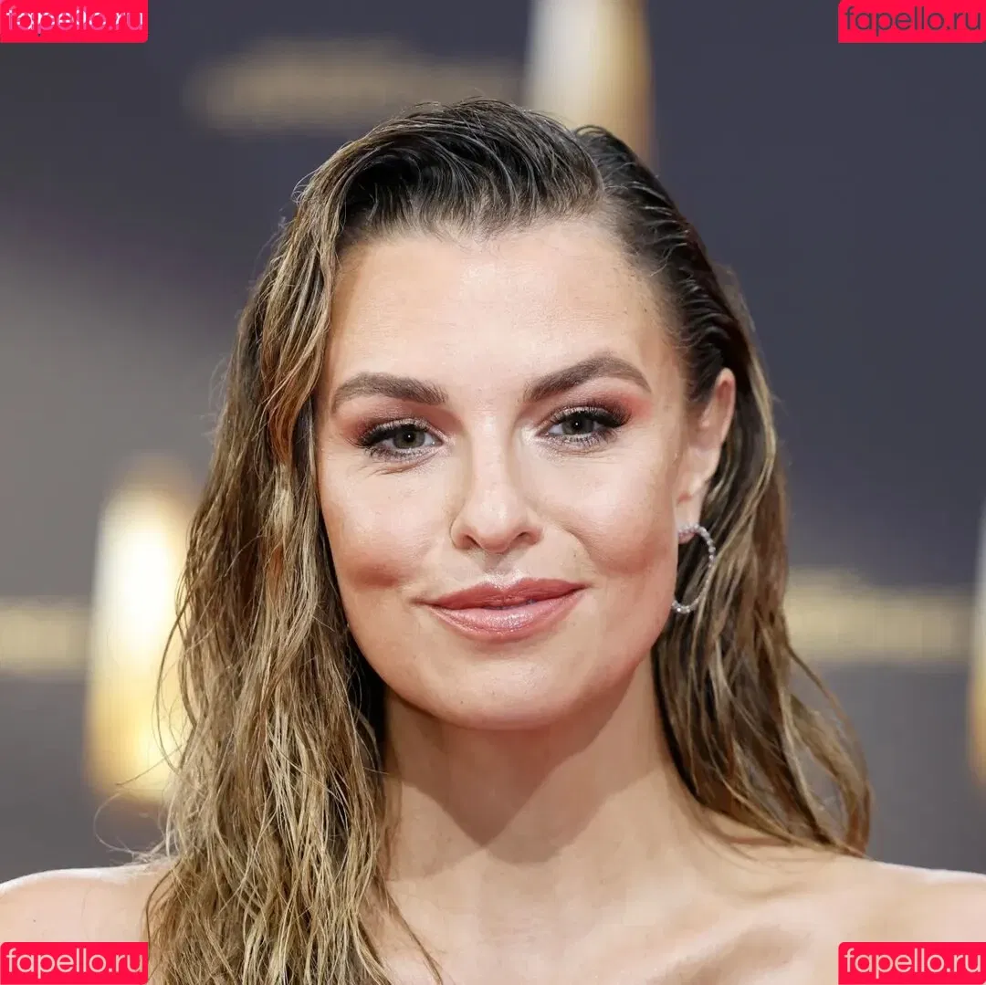 Laura Wontorra / LauraWontorra / laura_wontorra / laurachesnok Onlyfans Photo Gallery 