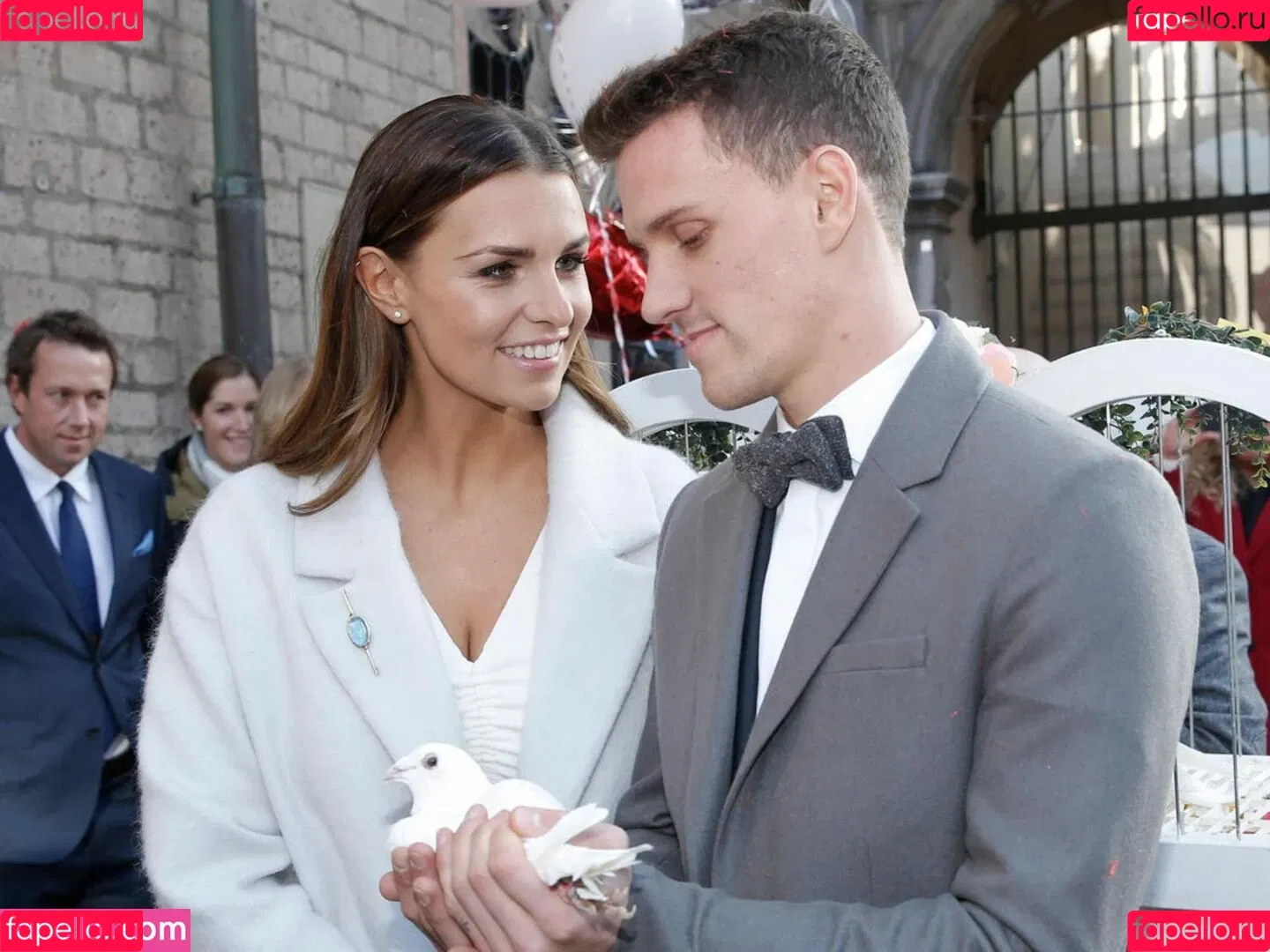 Laura Wontorra / LauraWontorra / laura_wontorra / laurachesnok Onlyfans Photo Gallery 