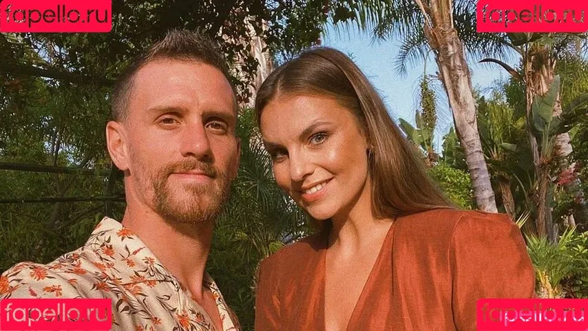 Laura Wontorra / LauraWontorra / laura_wontorra / laurachesnok Onlyfans Photo Gallery 