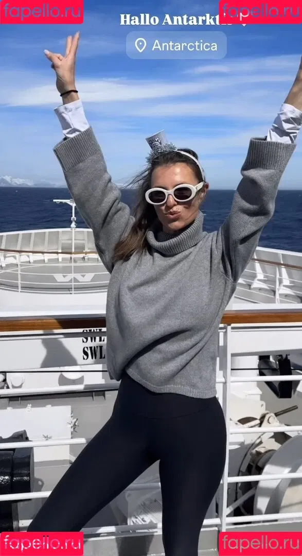 Laura Wontorra / LauraWontorra / laura_wontorra / laurachesnok Onlyfans Photo Gallery 