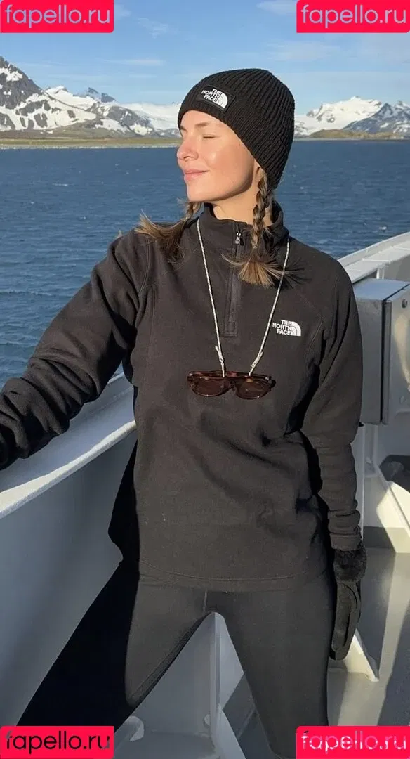 Laura Wontorra / LauraWontorra / laura_wontorra / laurachesnok Onlyfans Photo Gallery 